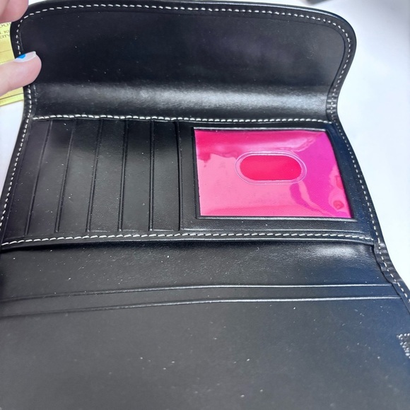 *New* Dooney & Bourke Monogram Tote Bag and wallet set
Color black /gray - Picture 15 of 16